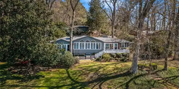830 Lakeside Drive