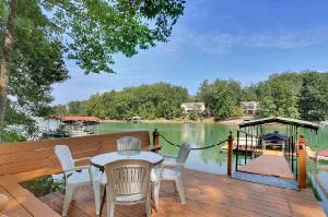 208 Crestview Ct.