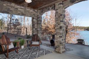 582 Sunset Point Drive
