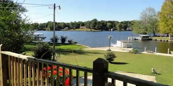 2215 Broadway Lake Road