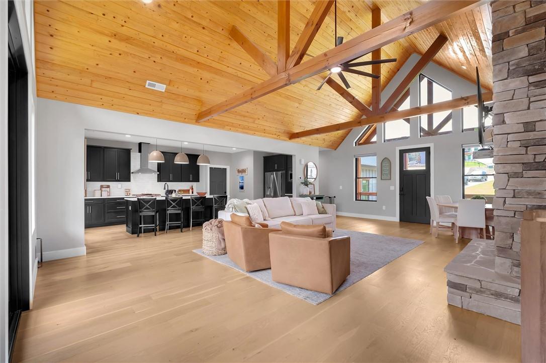 Image 4: Large Living-Dining Combo with  Post and Beam and