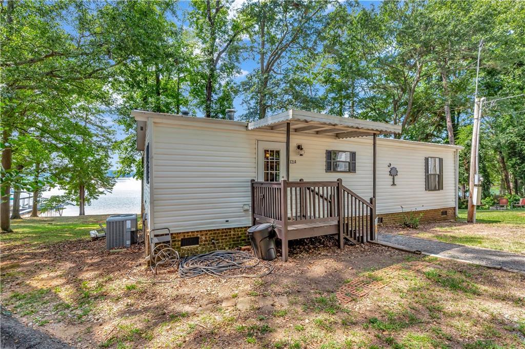 1214 Tugaloo Heights Circle, Fair Play, SC lhrmls01773628