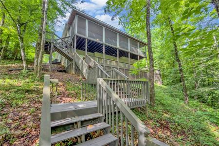 107 Blackfox Way