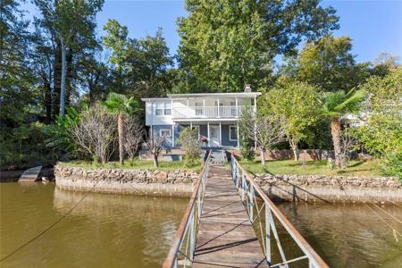 106 Holt Drive