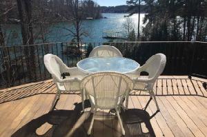 306 Bay Hill Drive