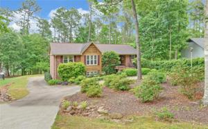 674 Ridgewood Drive