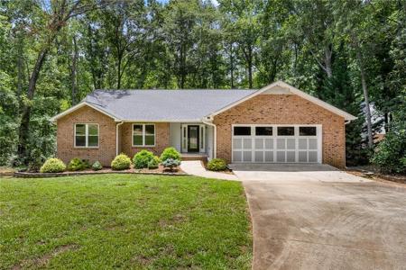 1420 Hunters Trail