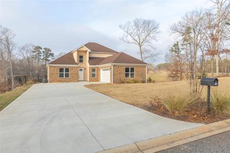 102 Topsail Drive