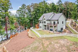 912 Clear Point Trail