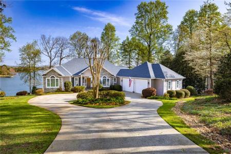 138 South Oak Pointe Drive
