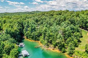 904 Redwing Lane