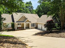 6 Beacon Ridge Circle