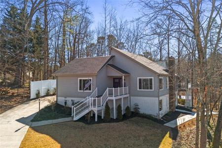 3 Cayuga Court