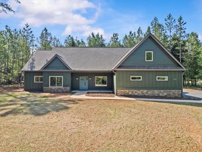 915 Coachmans Trail