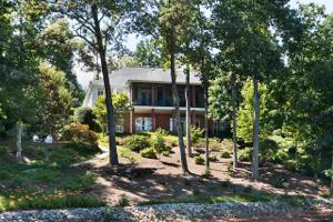 517 Beacon Shores Drive