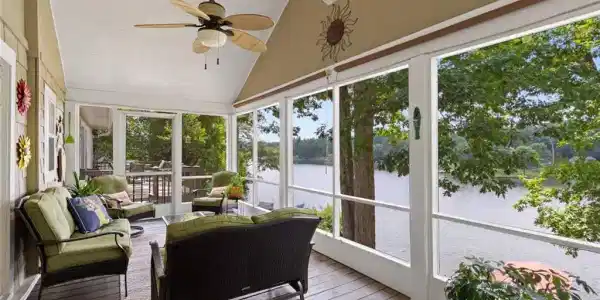 840 Lakeside Drive