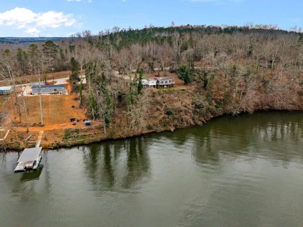 Image 4: This tranquil waterfront property offers serene la