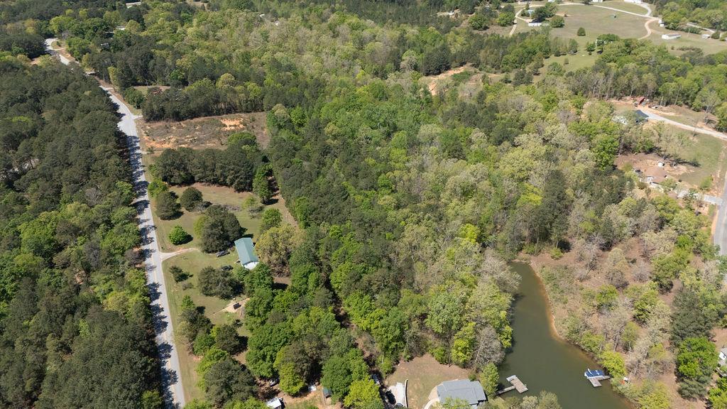 Image 2: This serene property offers abundant natural beaut