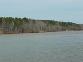 7 Lakewind Court