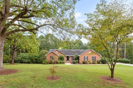 500 Queen Annes Lane