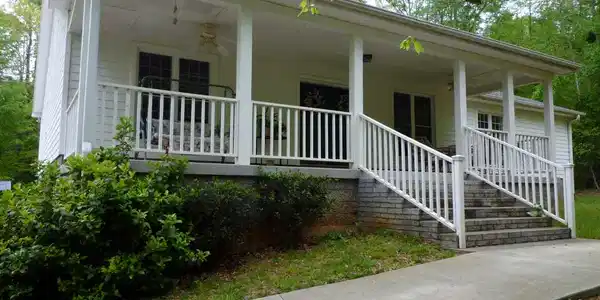 208 Lone Oak Rd
