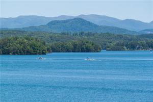 5 Dinghy Court