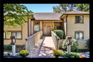 207 W Blue Heron Drive