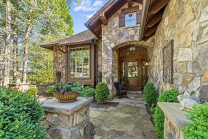 403 Crossbill Court