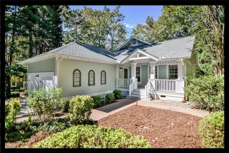 6 Lakeside Drive