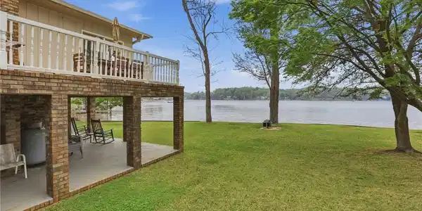 1709 Broadway Lake Road
