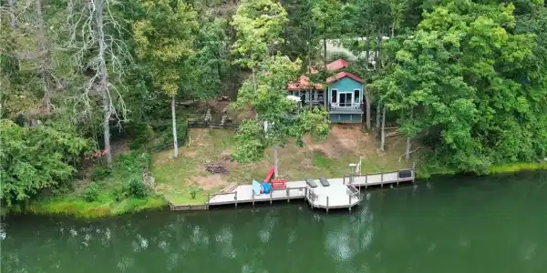 147 Lakeside Drive