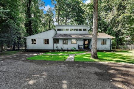 123 Forest Drive