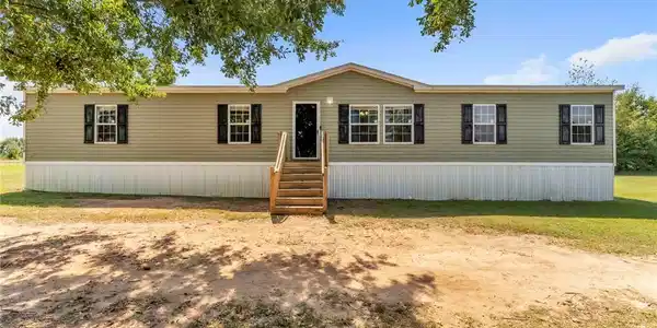 2604 Broadway Lake Road