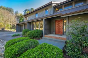 312 Lakeview Drive
