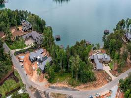 426 Peninsula Ridge