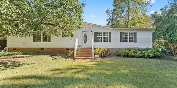 405 McFalls Circle