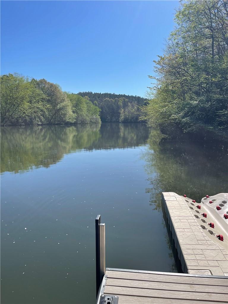 Image 2: This tranquil waterfront setting offers direct acc