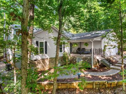1303 S Arrowhead Dr Drive