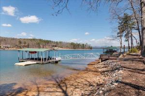 213 E Wynward Pointe Drive