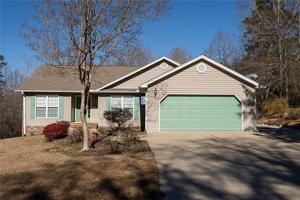 105 Shoreline Drive