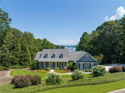 201 E Wynward Pointe Drive