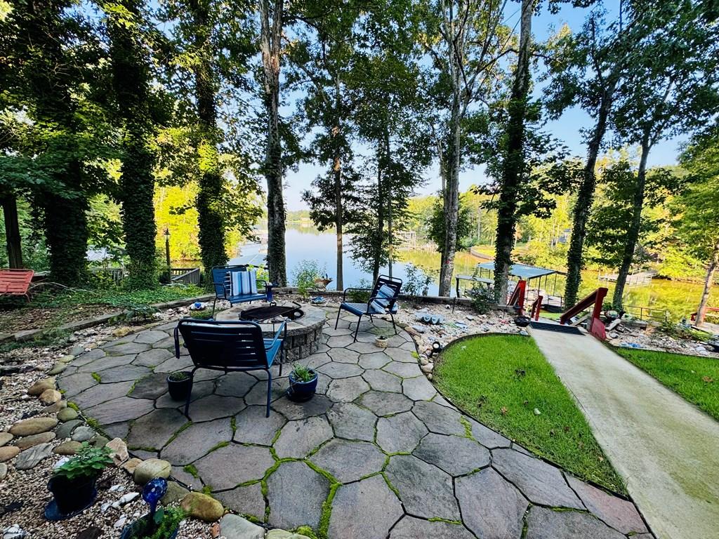Image 2: LAKESIDE