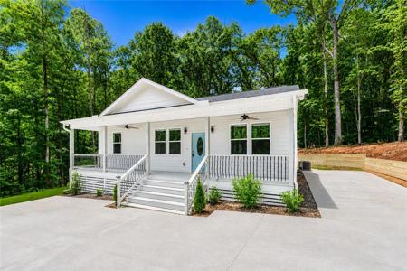 425 Tiger Lane