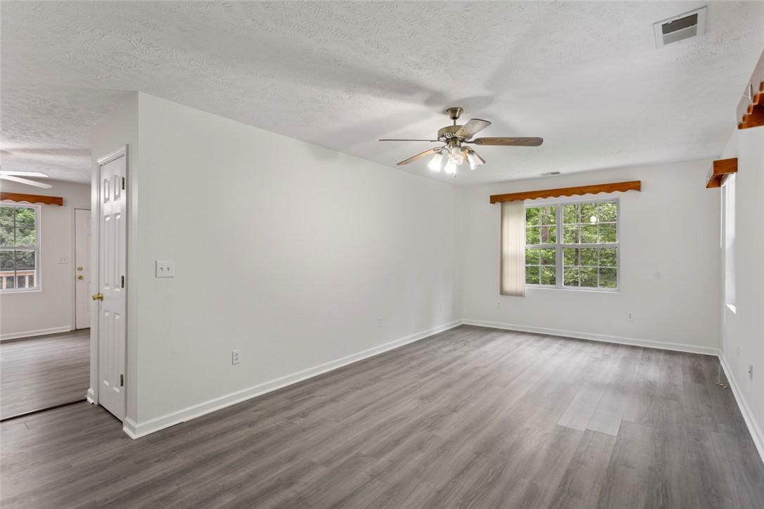 Image 3: New flooring and paint