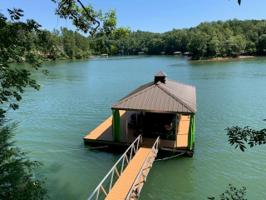 6 Little Keowee Boulevard