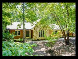 8 Westwind Court