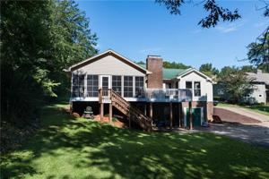 1604 Keowee Lakeshore Drive