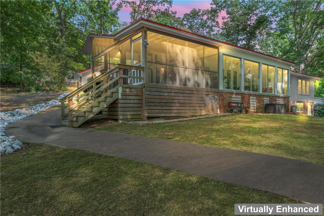 Image 3: Screened Porch with a View