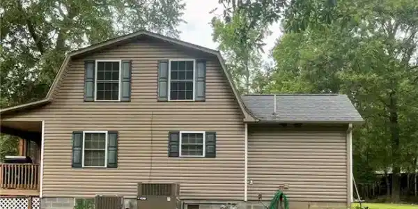 712 Hill Drive