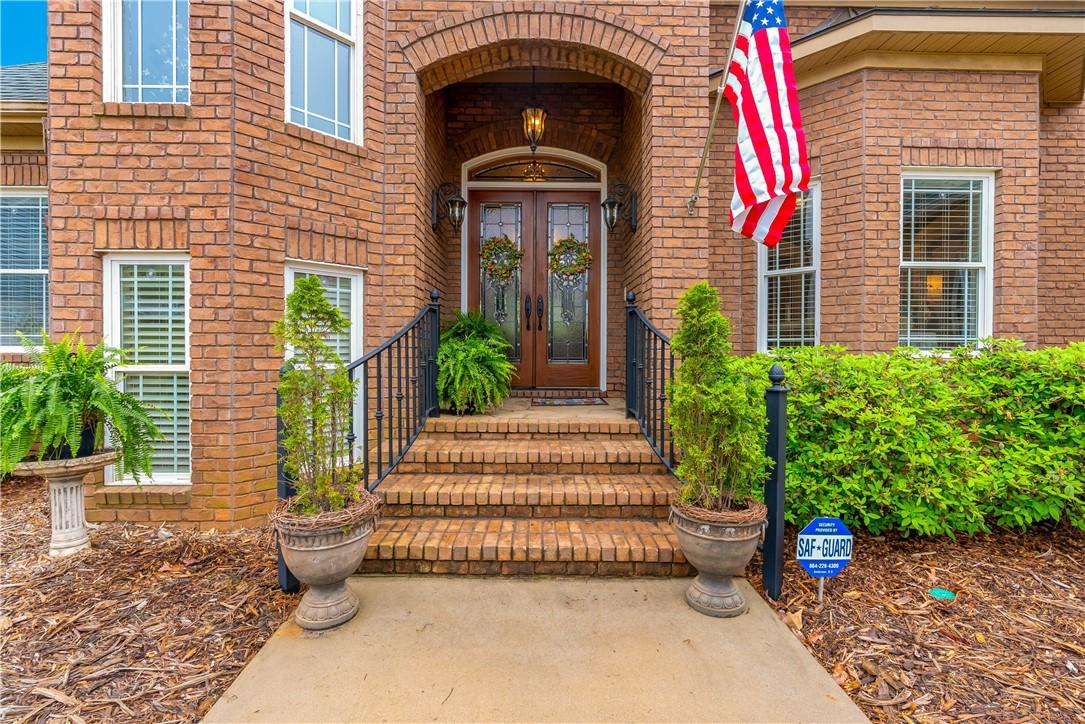 Image 4: Stately Entry